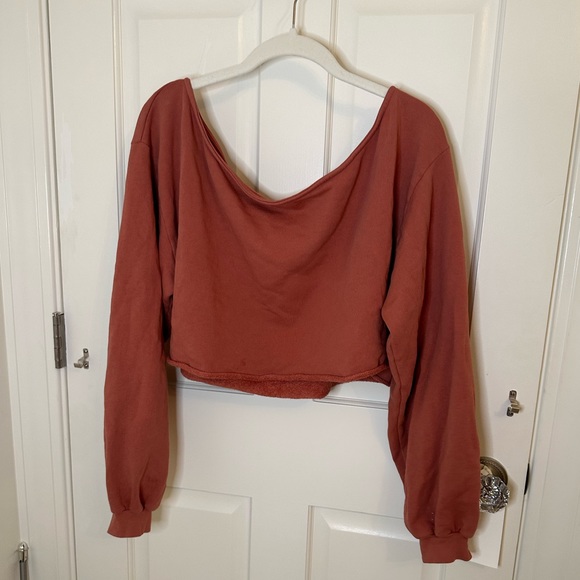 Lovers + Friends Tops - Lovers + Friends cropped pullover long sleeve